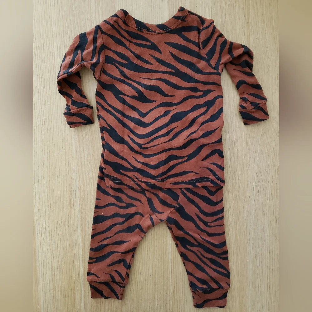 NEW Gap organic animal set 6-12 mos